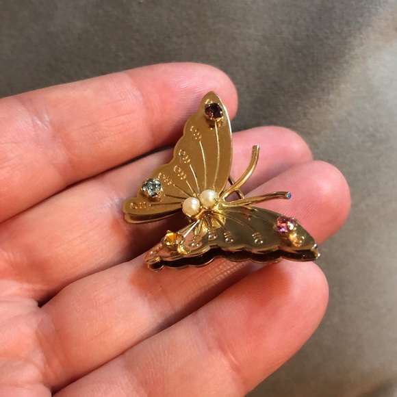 Vintage gold tone rhinestone pearl butterfly brooch pin - Picture 2 of 3